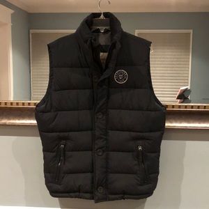 Men’s Abercrombie & Fitch vest size Med